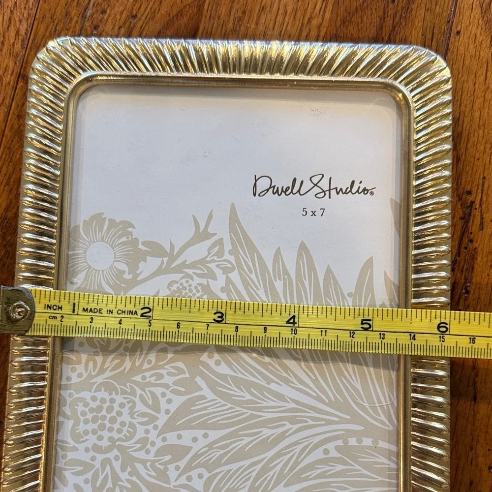N/A elegant gold